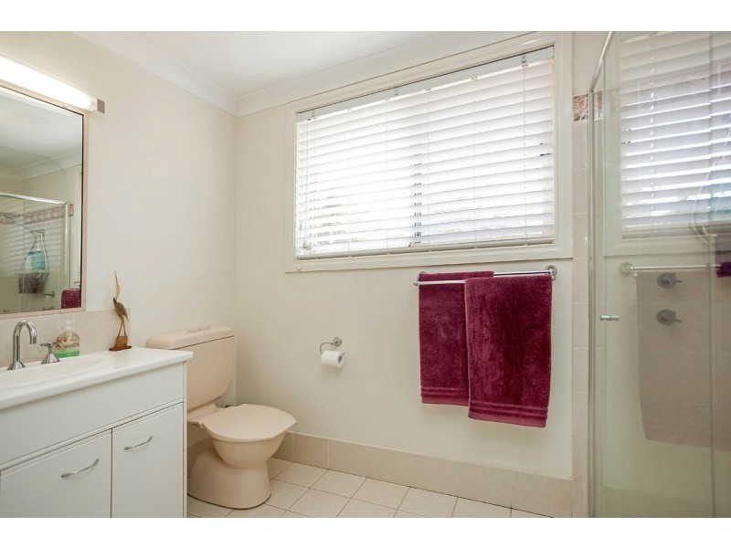 17 South Heron Road, Old Bar NSW 2430