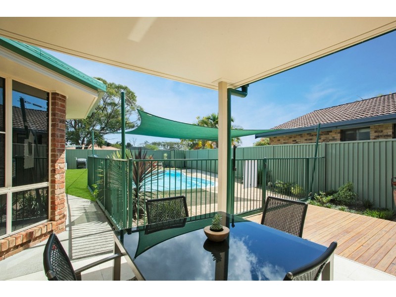 19 Pryor Crescent, Old Bar NSW 2430