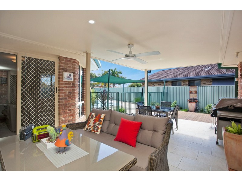 19 Pryor Crescent, Old Bar NSW 2430