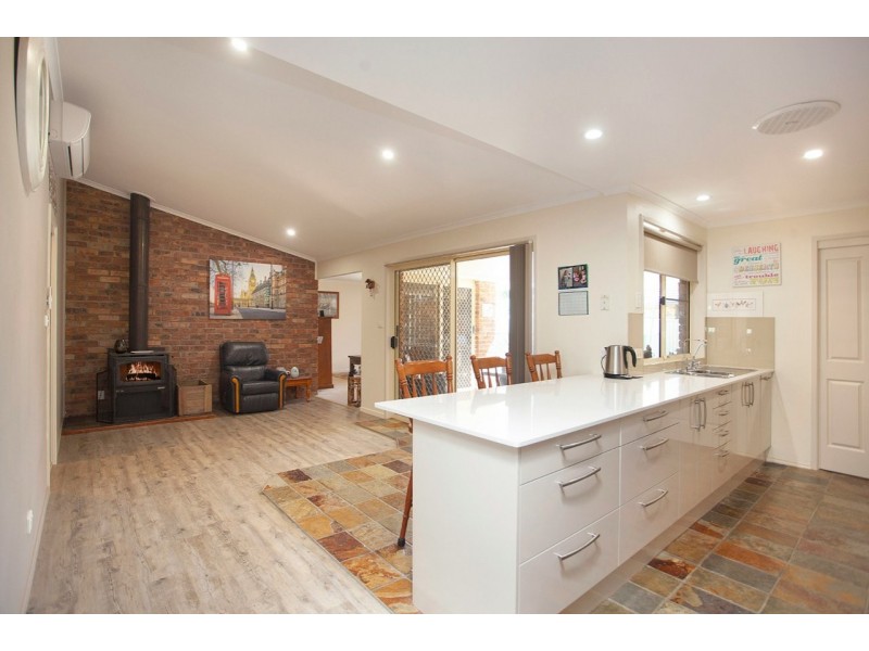 19 Pryor Crescent, Old Bar NSW 2430