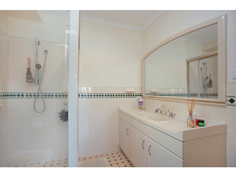 19 Pryor Crescent, Old Bar NSW 2430