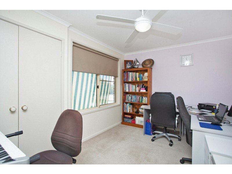 19 Pryor Crescent, Old Bar NSW 2430