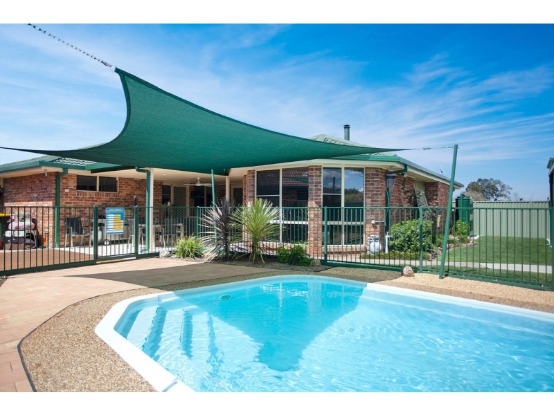 19 Pryor Crescent, Old Bar NSW 2430