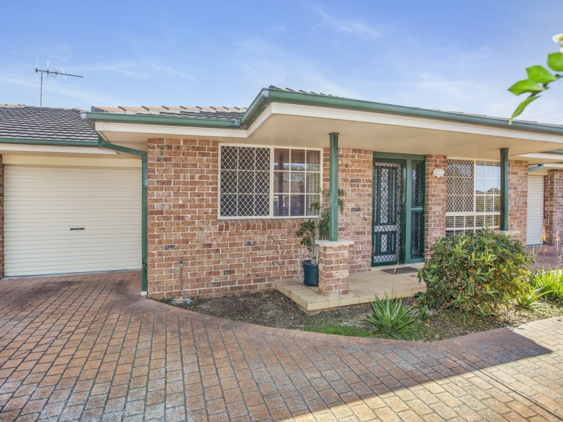 2/74 Old Bar Road, Old Bar NSW 2430