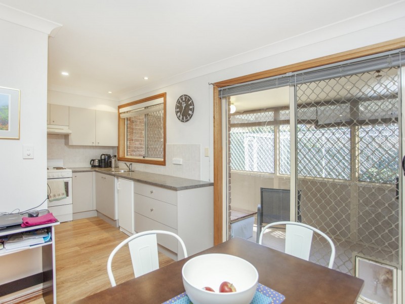 2/74 Old Bar Road, Old Bar NSW 2430