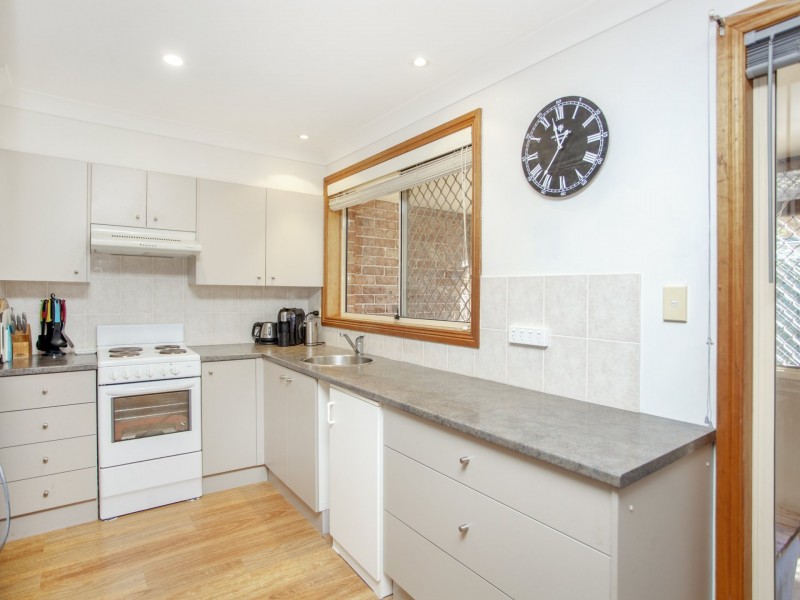 2/74 Old Bar Road, Old Bar NSW 2430