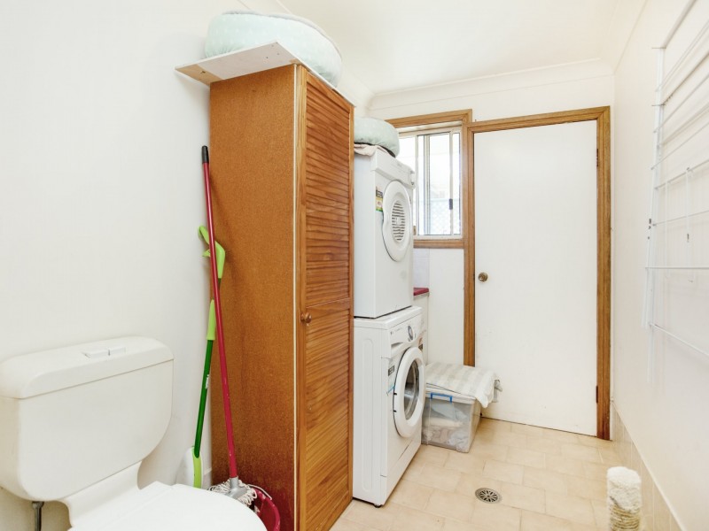 2/74 Old Bar Road, Old Bar NSW 2430