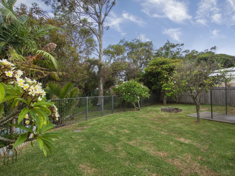 15 Hall Street, Old Bar NSW 2430