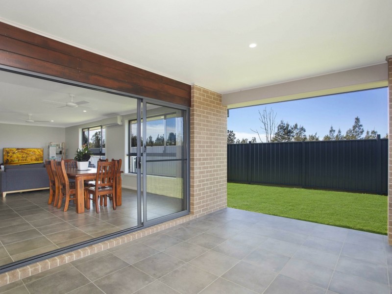 19 Tropicbird Crescent, Old Bar NSW 2430