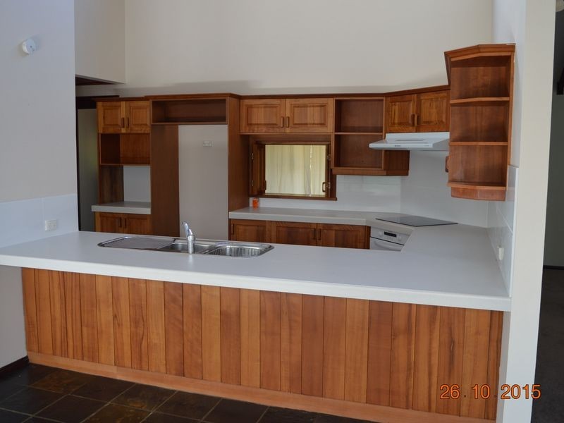 20 Bellevilla Parade, Old Bar NSW 2430