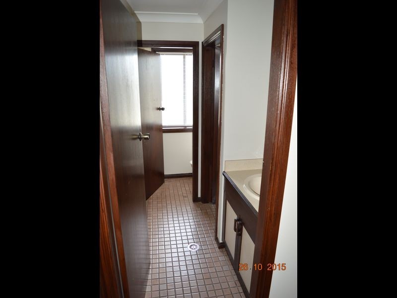 20 Bellevilla Parade, Old Bar NSW 2430