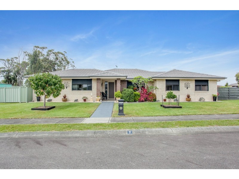 7 Mackerel Way, Old Bar NSW 2430
