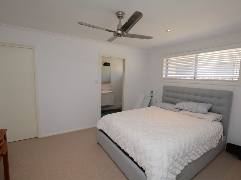 2 Rosier Place, Old Bar NSW 2430