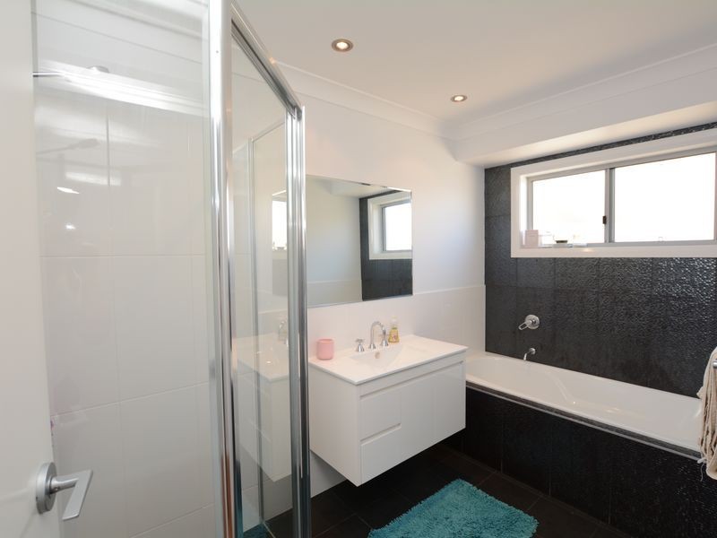 2 Rosier Place, Old Bar NSW 2430