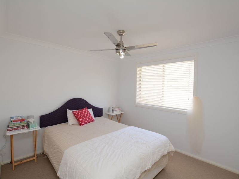 2 Rosier Place, Old Bar NSW 2430