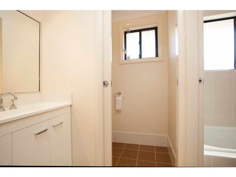 7 Curlew Place, Old Bar NSW 2430