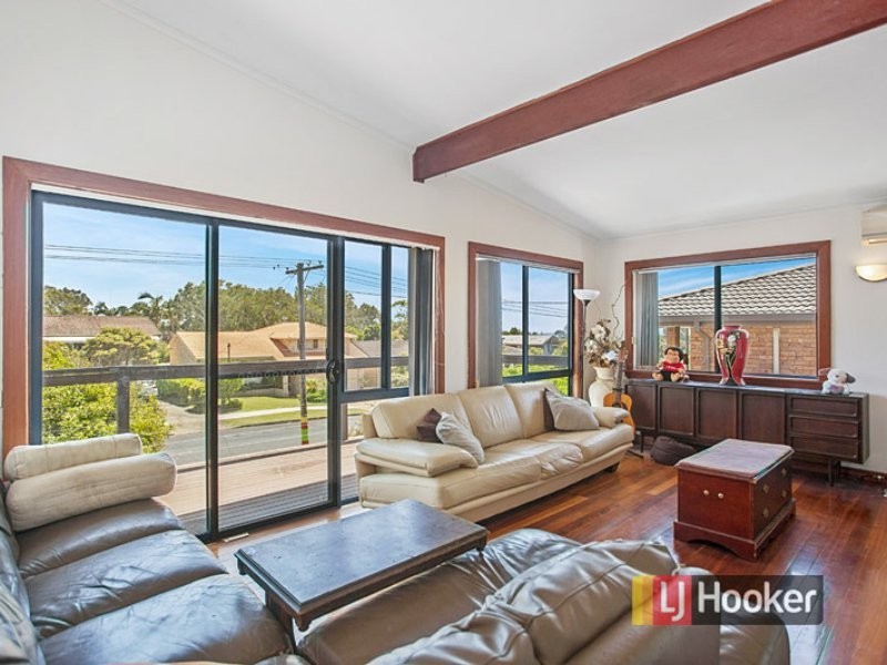 16 Old Bar Road, Old Bar NSW 2430