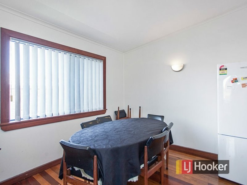 16 Old Bar Road, Old Bar NSW 2430