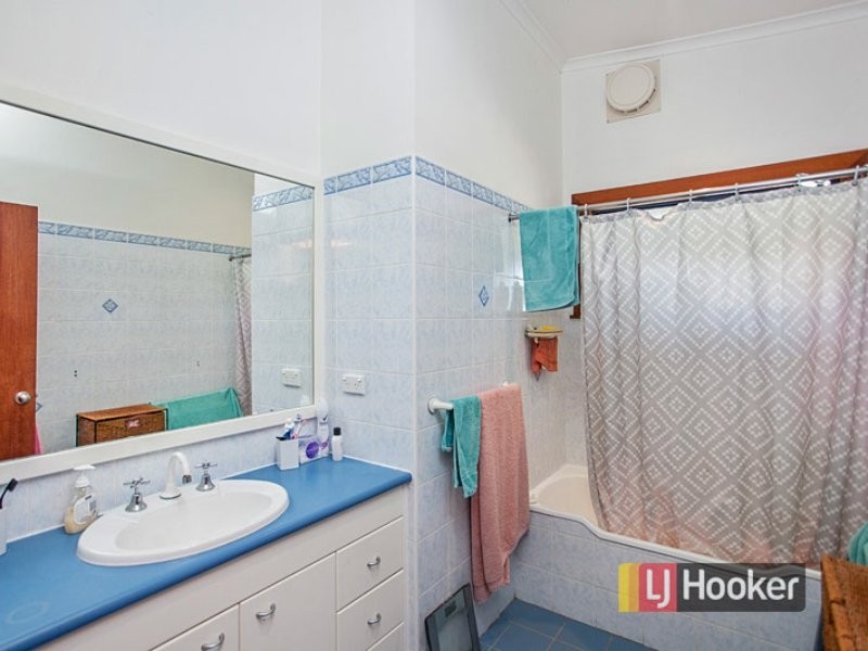 16 Old Bar Road, Old Bar NSW 2430