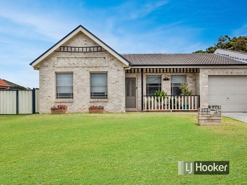15 Berber Road, Old Bar NSW 2430