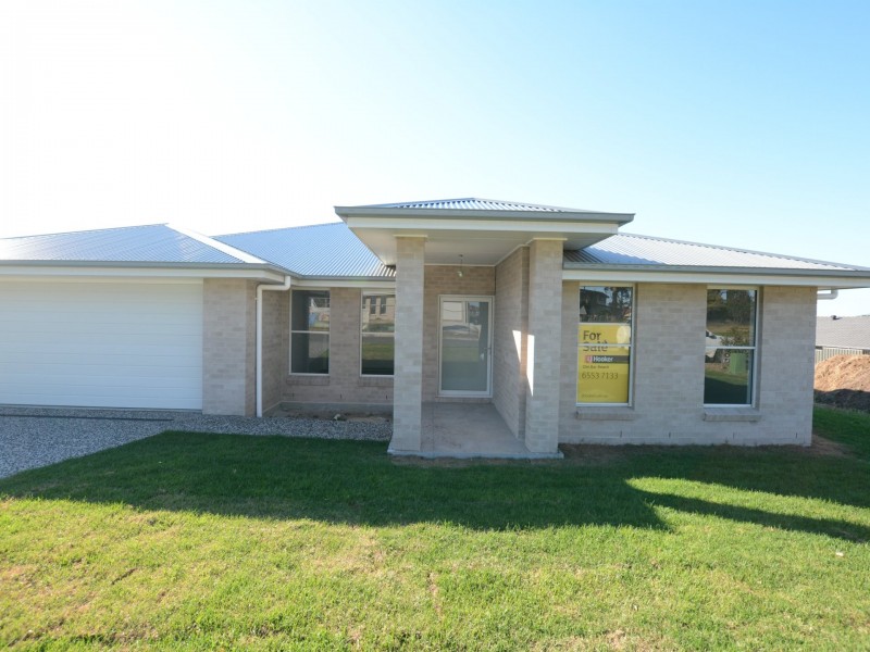 11 Ondaroo Crescent, Old Bar NSW 2430