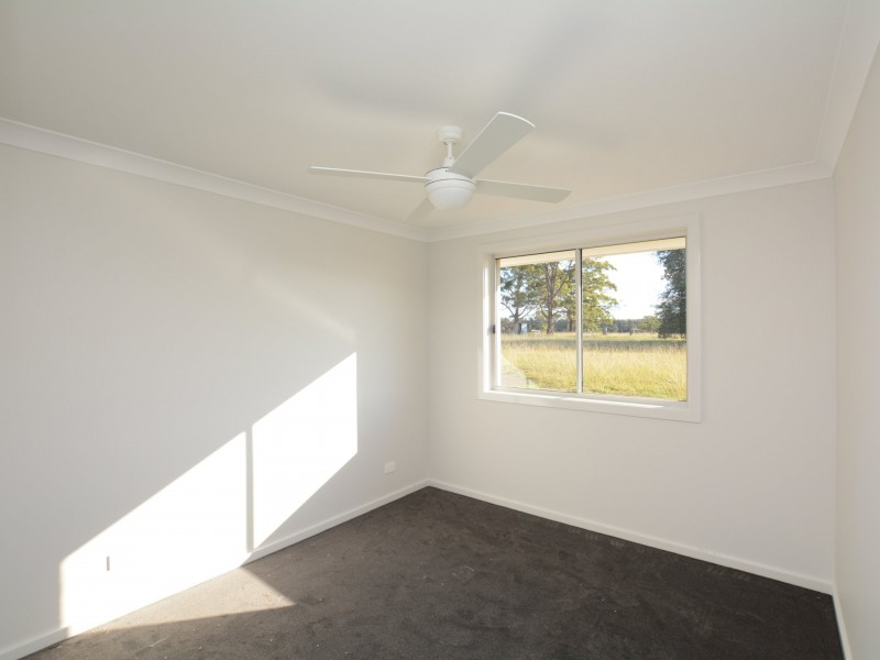 11 Ondaroo Crescent, Old Bar NSW 2430