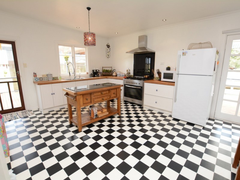 48 Richards Lane, Mitchells Island NSW 2430