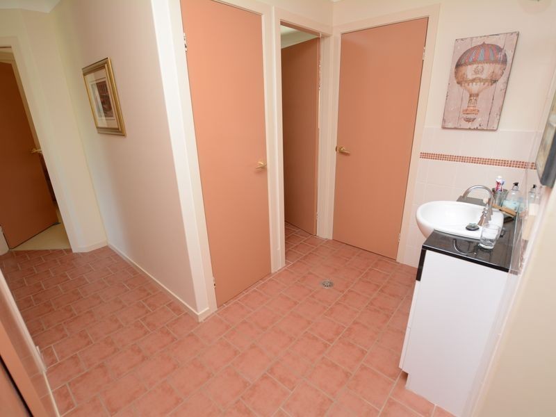 38 Mistral Place, Old Bar NSW 2430