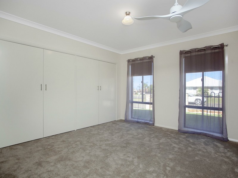 1b Noroy Place, Old Bar NSW 2430