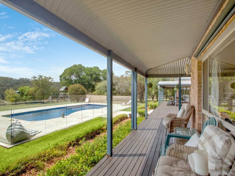 16 St Marks Lane, Mitchells Island NSW 2430