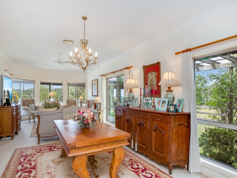 16 St Marks Lane, Mitchells Island NSW 2430