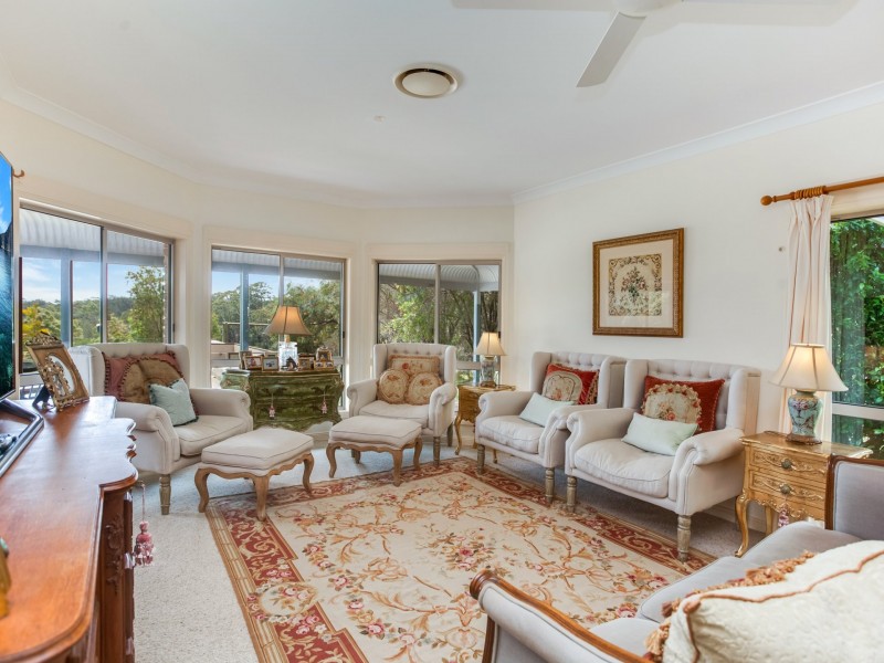 16 St Marks Lane, Mitchells Island NSW 2430