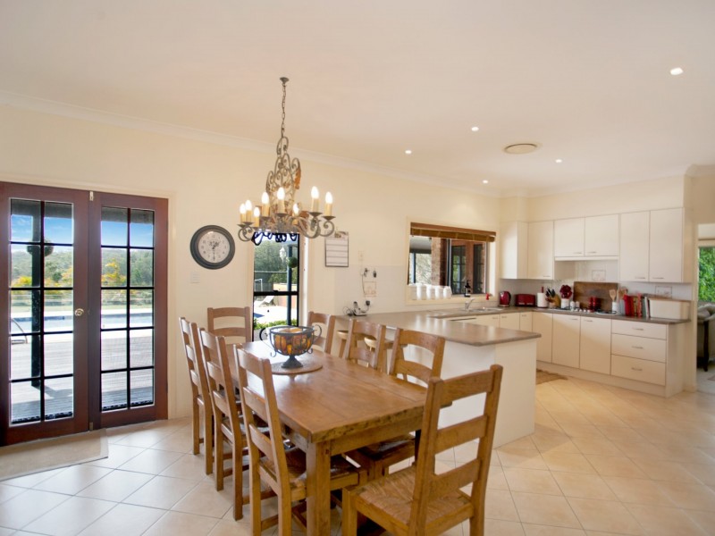 16 St Marks Lane, Mitchells Island NSW 2430