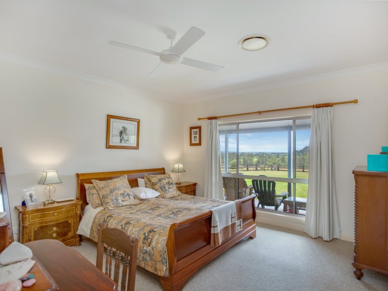 16 St Marks Lane, Mitchells Island NSW 2430