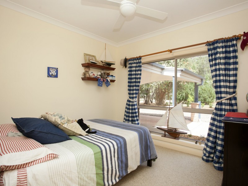 16 St Marks Lane, Mitchells Island NSW 2430