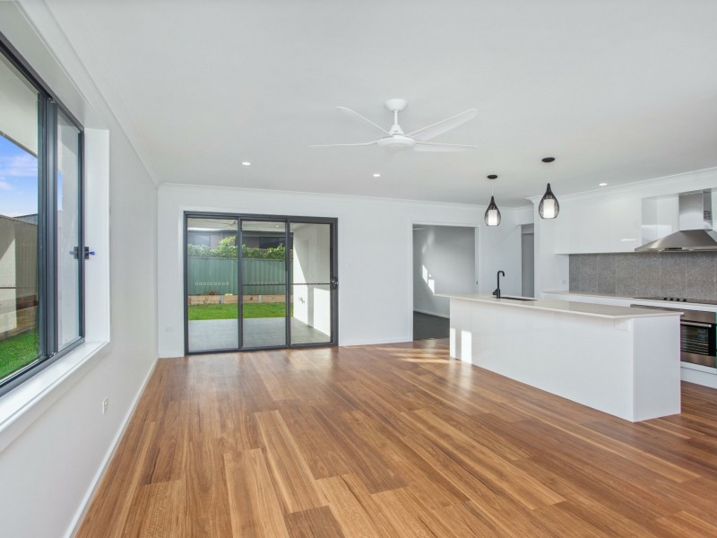 14 Trevally Avenue, Old Bar NSW 2430
