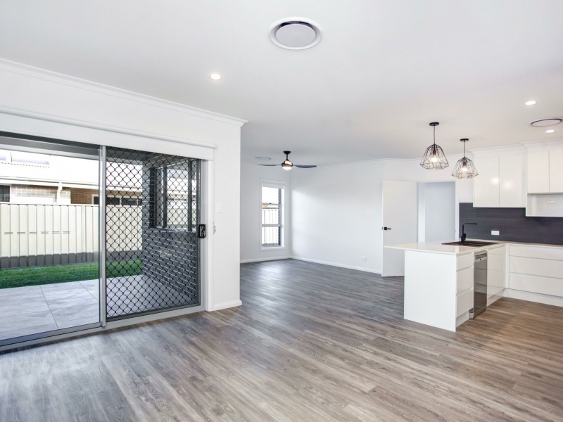 2/1 Egret Street, Old Bar NSW 2430