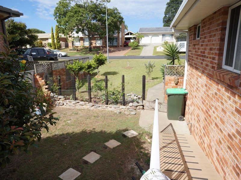 37 Molong Road, Old Bar NSW 2430
