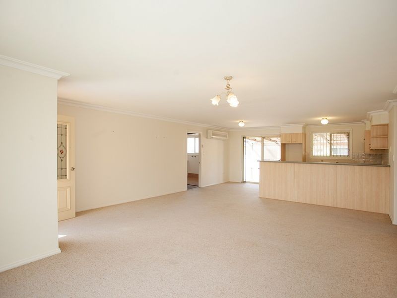 2/62 Old Bar Road, Old Bar NSW 2430