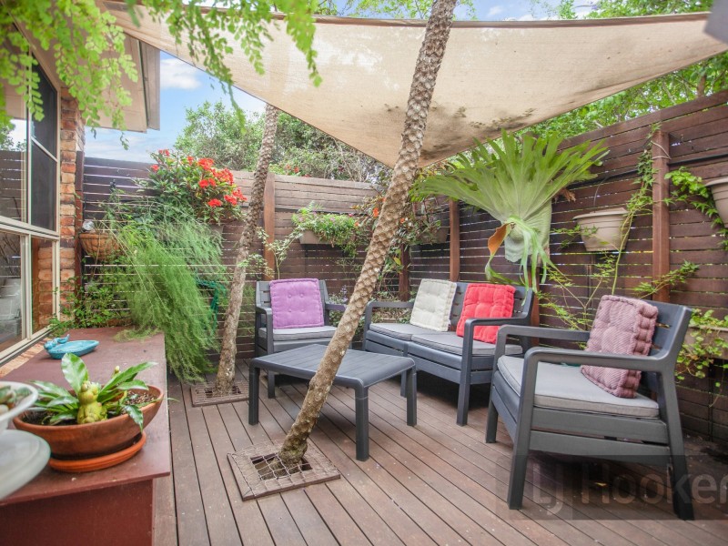 2/96 Waterman Street, Old Bar NSW 2430