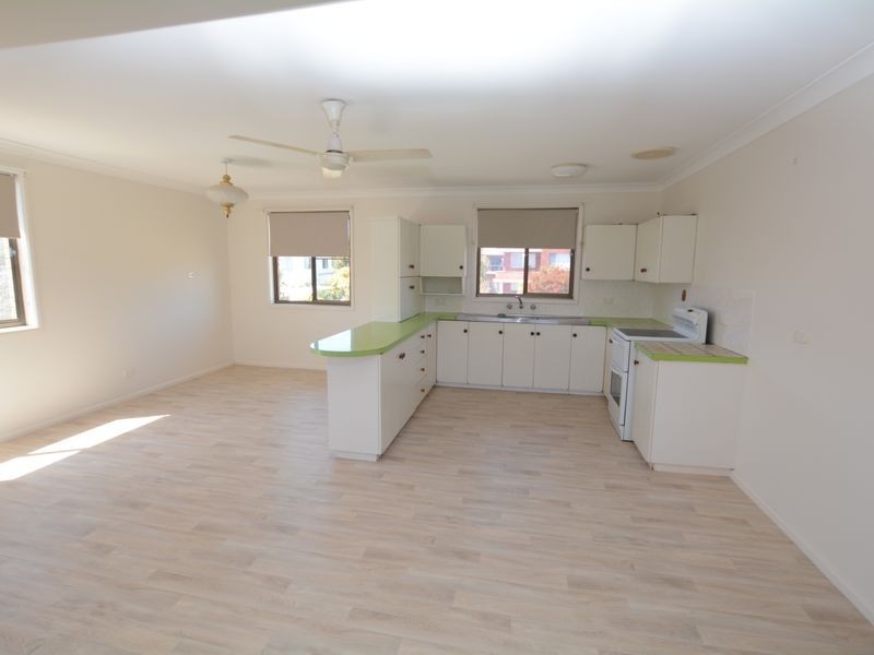 Top Floor/ Manning Street, Manning Point NSW 2430