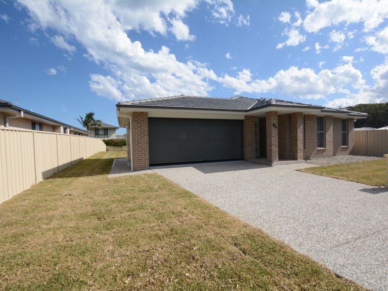 78 Forest Lane, Old Bar NSW 2430