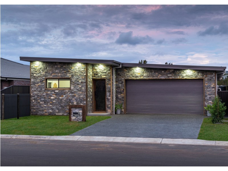 1/8 Tropicbird Crescent, Old Bar NSW 2430