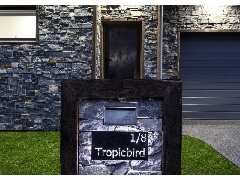 1/8 Tropicbird Crescent, Old Bar NSW 2430