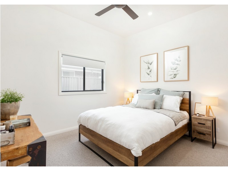 1/8 Tropicbird Crescent, Old Bar NSW 2430