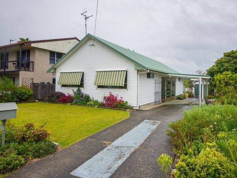 21 WATERMAN STREET, Old Bar NSW 2430