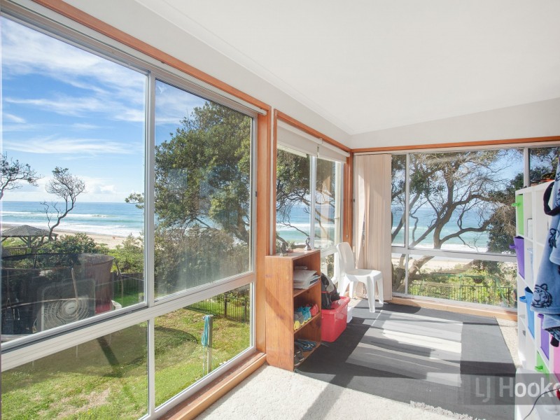 12 Lewis Street, Old Bar NSW 2430