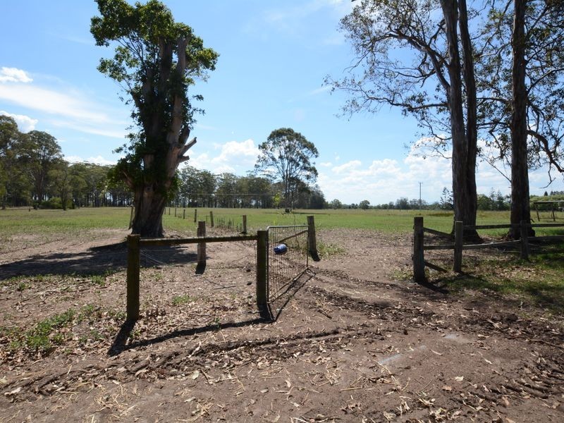 20 Broadoaks Road, Old Bar NSW 2430