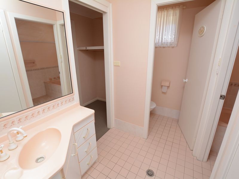 15 Suni Drive, Old Bar NSW 2430