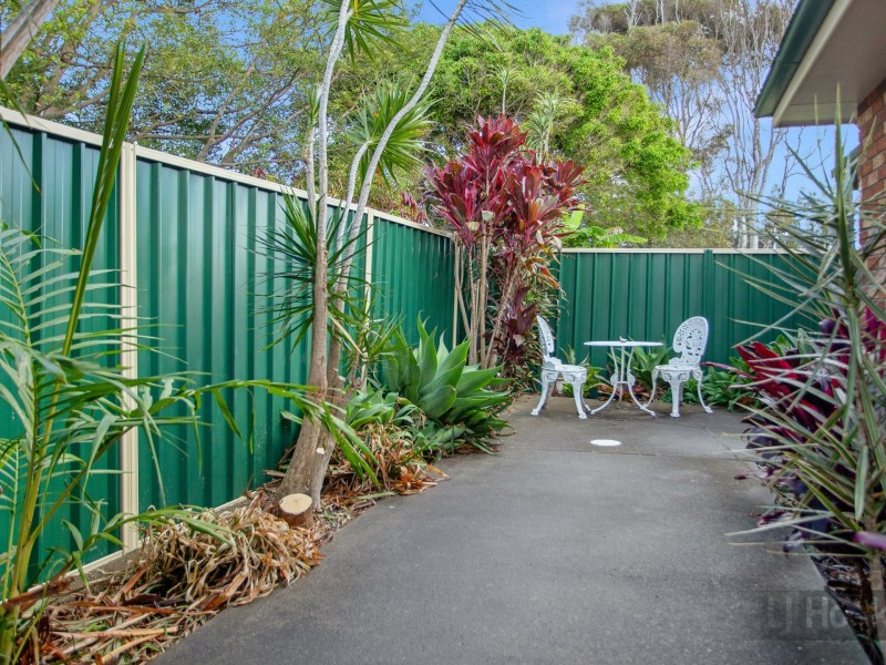 4/34 Old Bar Road, Old Bar NSW 2430